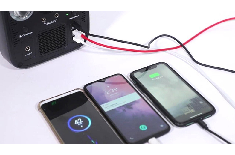 मोबाइल चार्ज गर्नको लागि 1000W बाहिरी सौर्य जेनेरेटर